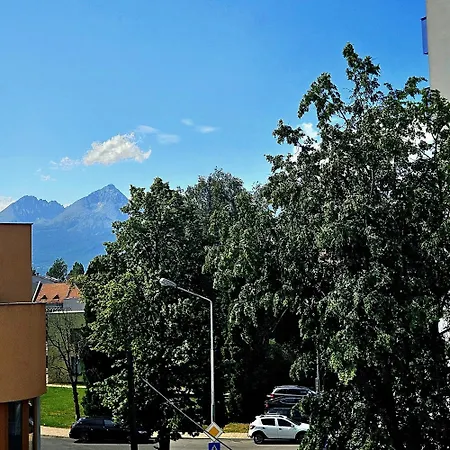 Center With Mountain View - Free Parking Apartment *
