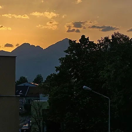 Center With Mountain View - Free Parking