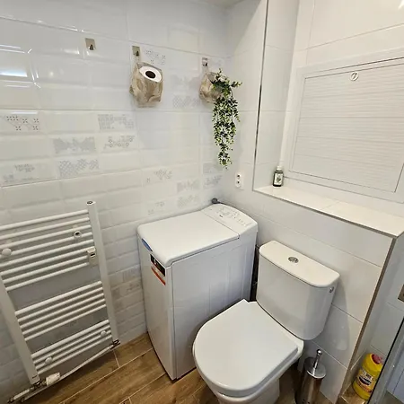 Center With Mountain View - Free Parking Apartment