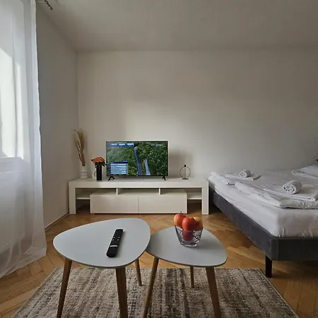Apartment Center With Mountain View - Free Parking Poprad